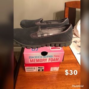 Skechers memory Foam